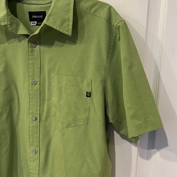 Marmot short sleeve green breathable button down. 100% polyester. Medium - Picture 3 of 4